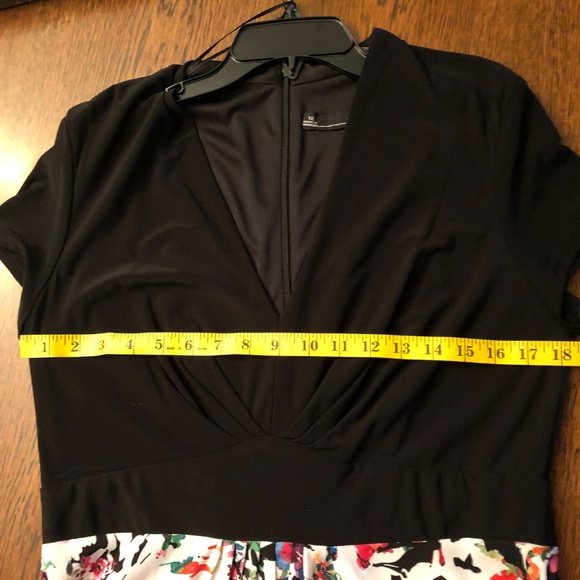 Chetta B Beautiful Black with Floral Maxi Size 12 - Picture 7 of 8